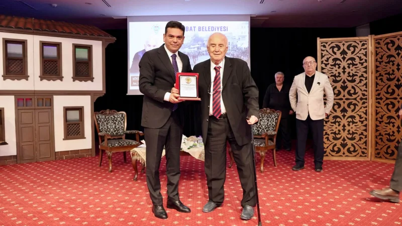 Akçaabat'ın Kültürel Hafızası 'Bir Ömür Bir Akçaabat' Söyleşisiyle Anıldı