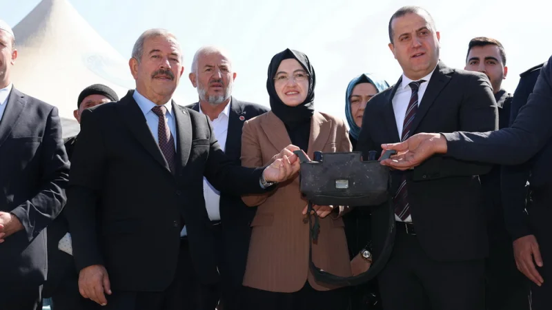 Akyurt'ta Elecik Mahalle Konağı'nın Temeli Atıldı