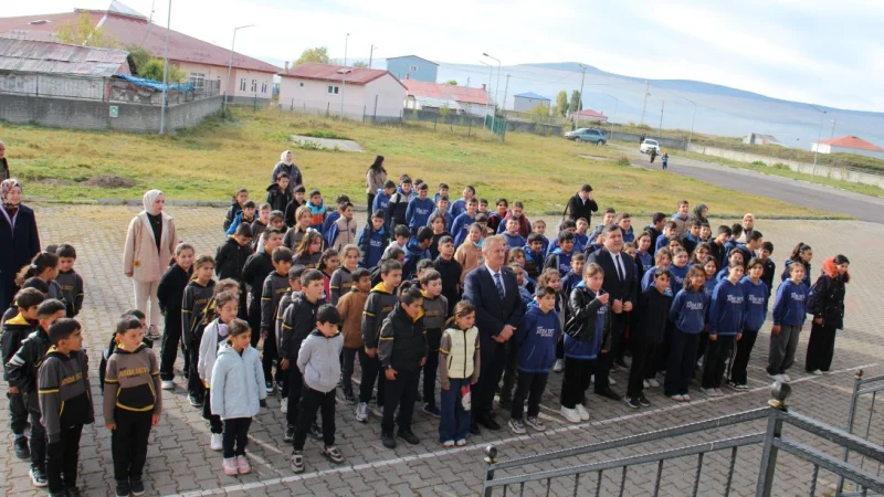 Ardahan İl Milli Eğitim Müdürü Kenan Kaya'dan Şehit Asım Bey İlk ve Ortaokulu'na ziyaret
