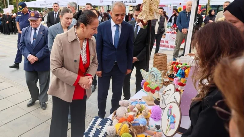 Burdur'da 1 Ekim Dünya Yaşlılar Günü Cumhuriyet Meydanı'nda Kutlandı