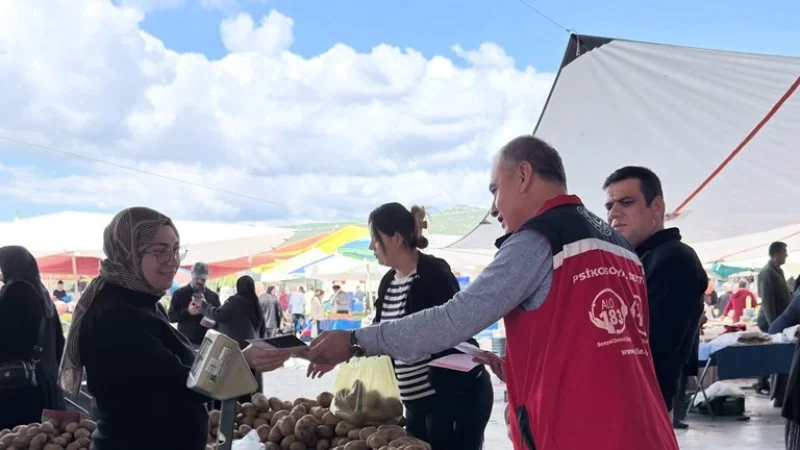Burdur'da Sosyal Hizmetler Birimleri Çavdır Pazarı'nda Vatandaşla Buluştu