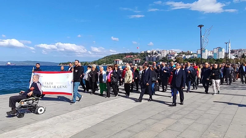 Çanakkale'de 1 Ekim Dünya Yaşlılar Günü İçin Farkındalık Yürüyüşü