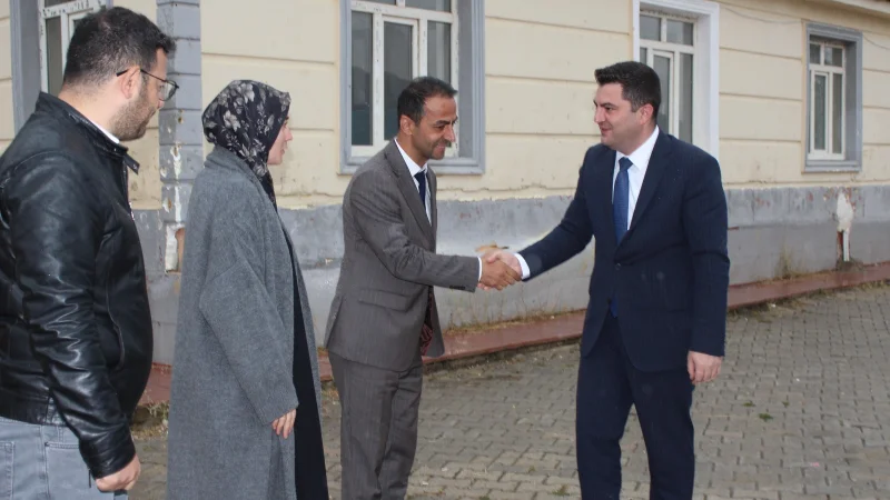Çatak Kaymakamı Abdullah Sarı'dan Reşan İlkokulu'na Ziyaret