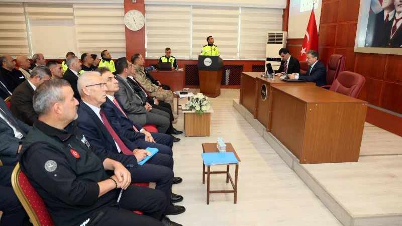 Gümüşhane'de Trafik Güvenliği İçin Yeni Yol Haritası Belirlendi