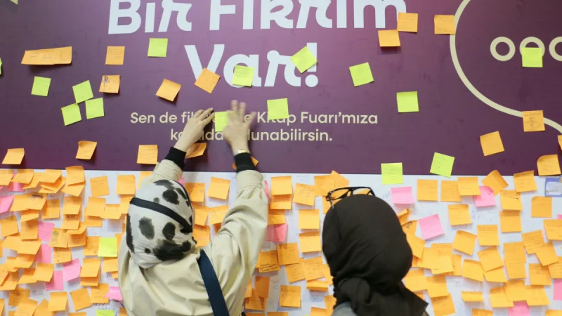 Kocaeli Kitap Fuarı'nda Ziyaretçiler Duygu ve Düşüncelerini Anıya Dönüştürüyor