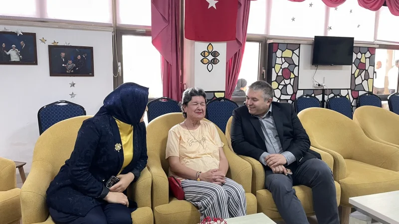 Mersin'de 1 Ekim Dünya Yaşlılar Günü'nde Huzurevi Sakinleri Unutulmadı