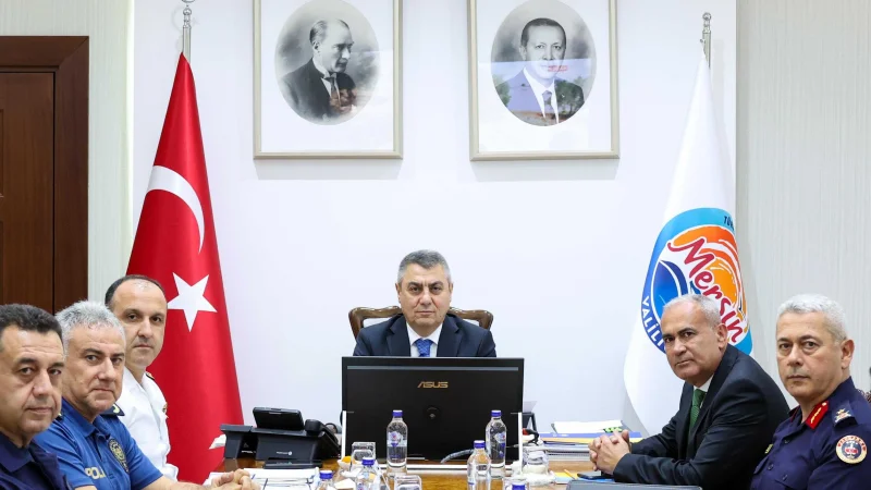Mersin'de Güvenlik Operasyonları: Bir Haftada 890 Aranan Şahıs Yakalandı