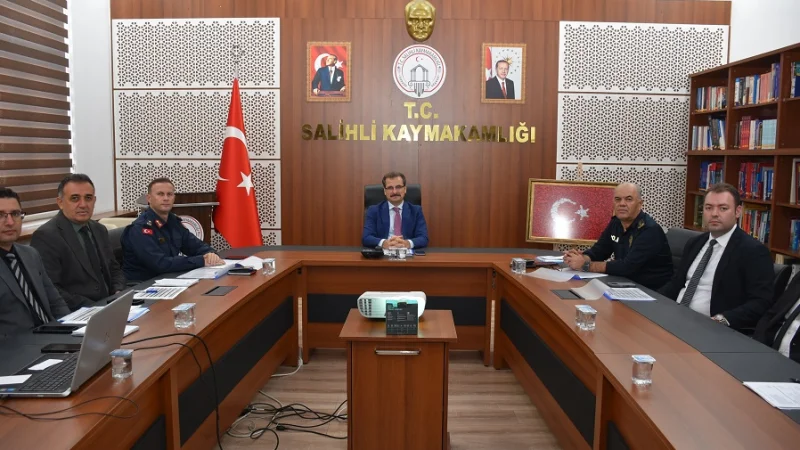 Salihli'de Metruk Binalar İçin Güvenlik Mesaisi