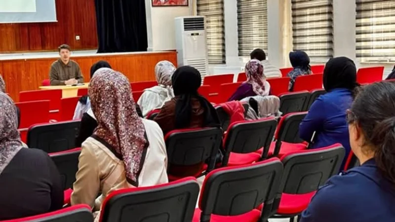 Sinop'ta Velilere Yönelik 'Okul ve Aile' Eğitimi Düzenlendi