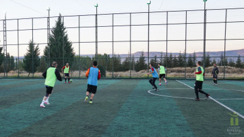 Tepebaşı'nda 8. Geleneksel Cumhuriyet Kupası Halı Saha Futbol Turnuvası Başladı