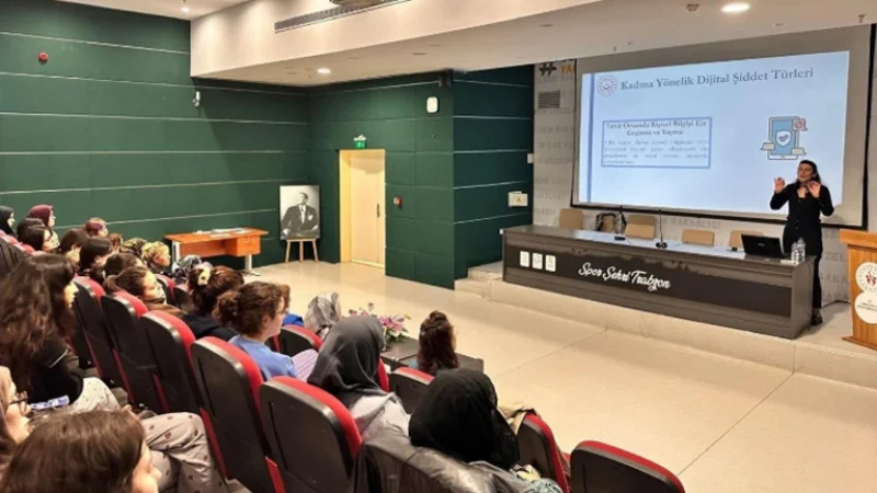 Trabzon'da Üniversite Öğrencilerine 'Sağlıklı Yaşam ve Güvenli İlişkiler' Eğitimi