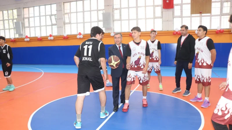 Afyonkarahisar'da Eğitime Yeni Spor Salonu: Hacı Sultan Hüsnü Ulu Spor Salonu Açıldı