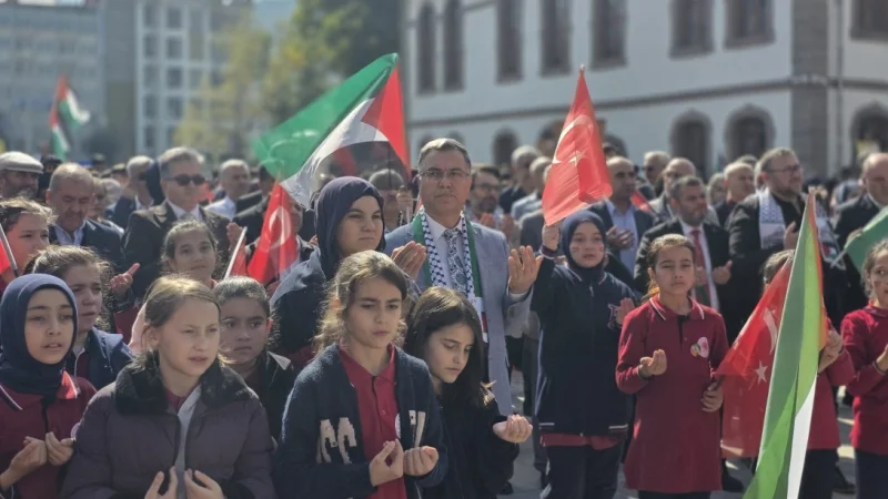 Afyonkarahisar'da Gazze'ye Destek Yürüyüşü: Öğrenciler ve Eğitimciler Meydana İndi