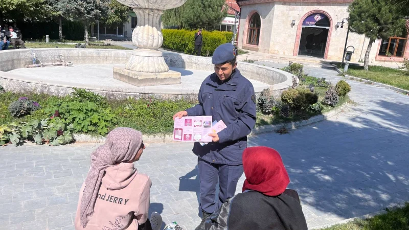 Afyonkarahisar'da Jandarmadan KADES ve Kadına Şiddetle Mücadele Eğitimi