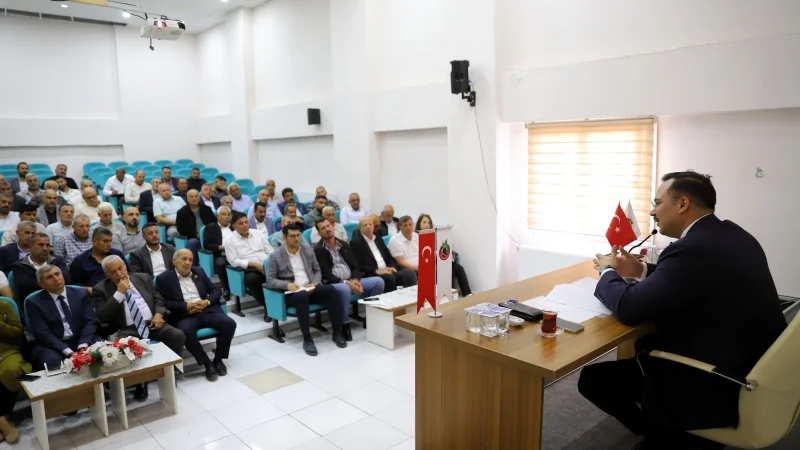 Altınözü'nde Muhtarlarla Değerlendirme Toplantısı Gerçekleştirildi
