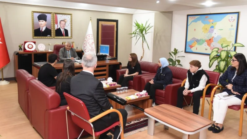 Balıkesir'de Eğitim Gören Filistinli Öğrenciler İl Milli Eğitim Müdürü ile Bir Araya Geldi