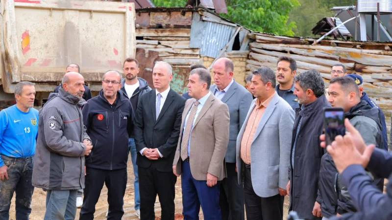 Bayburt'ta Yangın Felaketi: Vali Eldivan Heybetepe Köyü'nde İncelemelerde Bulundu