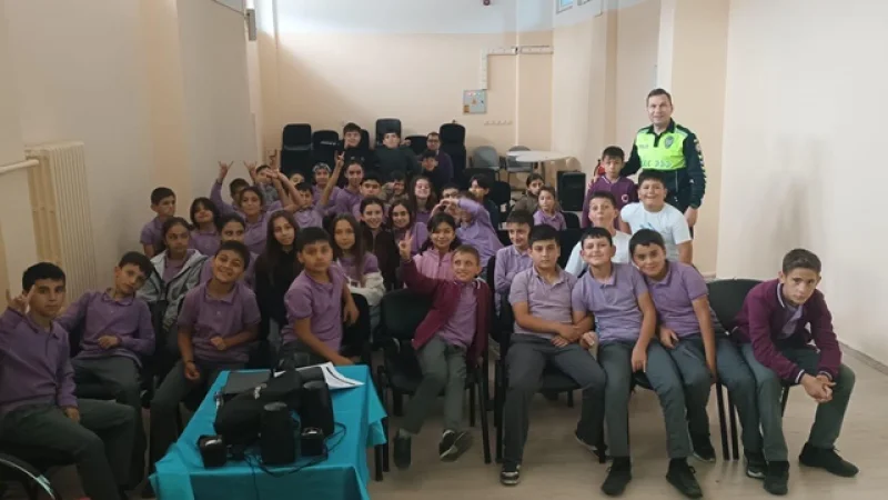 Çankırı Korgun'da Öğrencilere Trafik Güvenliği ve İlkyardım Eğitimi Verildi