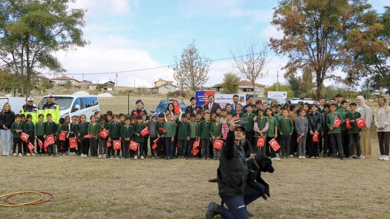 Çankırı'da Jandarma Ekipleri Öğrencilerle Bir Araya Geldi
