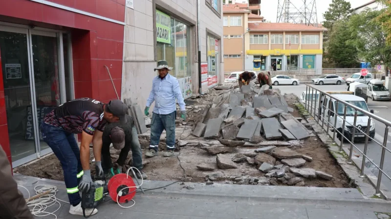 İncesu İş Merkezi'nde Kaldırım Yenileme Çalışmaları Başlatıldı