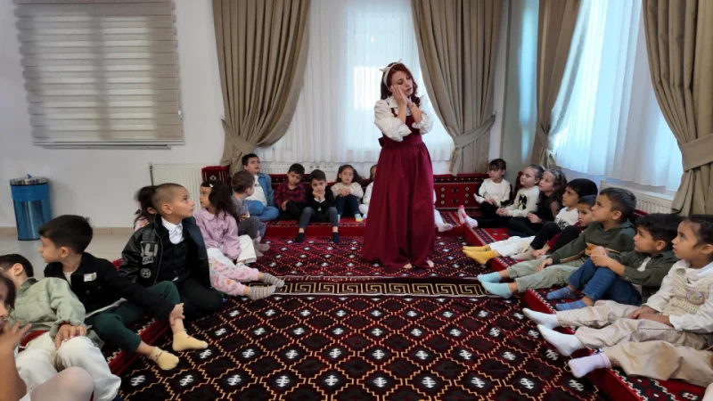 Kahramanmaraş'ta Çocuklar Masallar ve Atölyelerle Buluştu