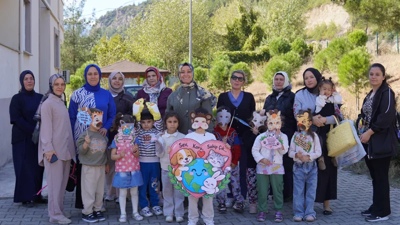 Karabük'te Minik Öğrencilerden Sahipsiz Hayvan Bakımevine Anlamlı Ziyaret
