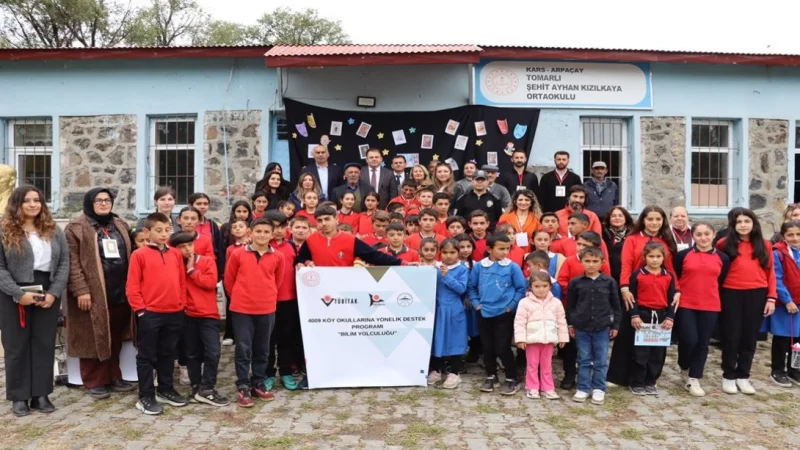 Kars'ta 'Bilim Yolculuğu' Projesi Arpaçaylı Öğrencilerle Buluştu