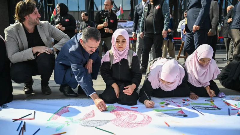 Kocaeli'de 'Filistinli Çocuklar İçin Çiz' Etkinliği Düzenlendi