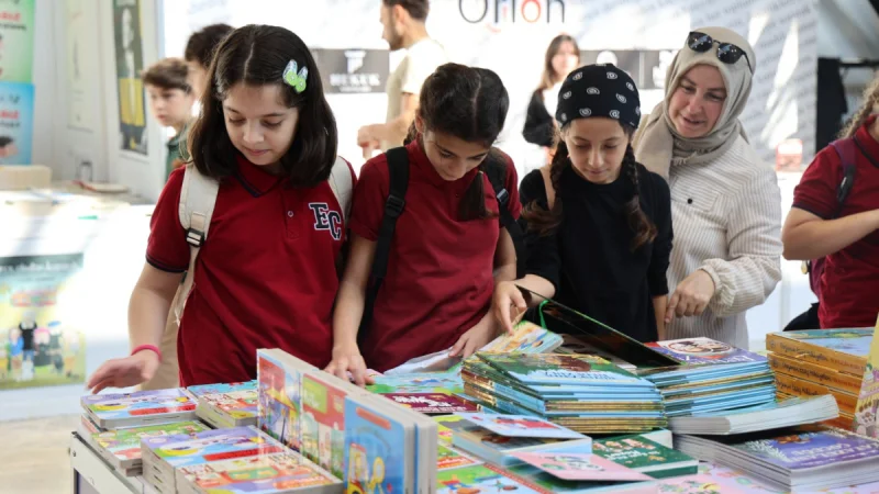 Kocaeli'de Öğrenciler Kitap Fuarı'nda Buluştu
