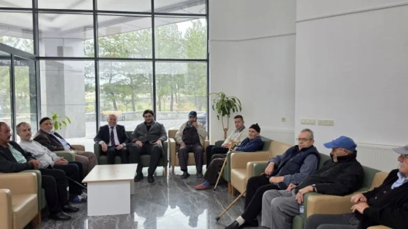 Kurşunlu Belediyesi'nden Yaşlılar Haftası'nda Huzurevi Ziyareti