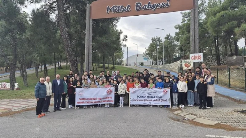 Manisa'da Dünya Yaşlılar Günü Huzurevi Sakinleriyle Kutlandı