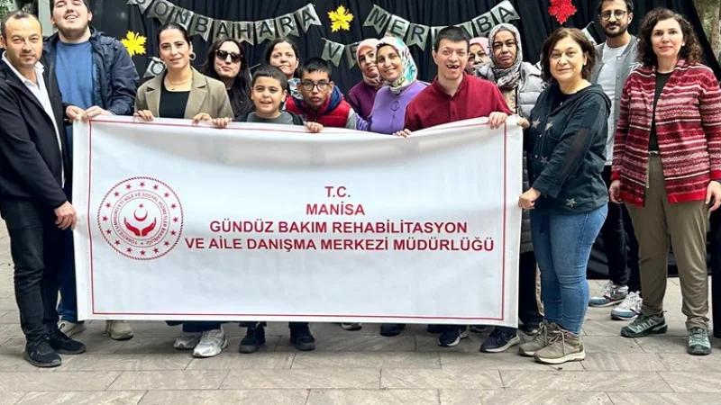 Manisa'da Otizm Farkındalığı ve Sonbahara Merhaba Etkinliği Düzenlendi