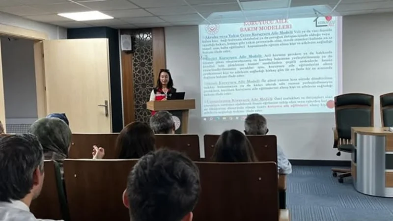 Sinop'ta Kurum Personeline Koruyucu Aile Hizmeti Anlatıldı