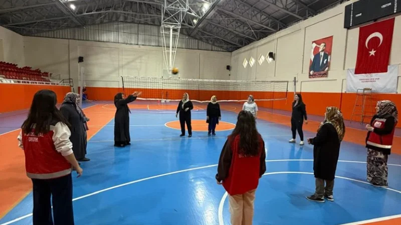 Sivas'ta Dünya Yaşlılar Günü'ne Özel Sportif Etkinlik