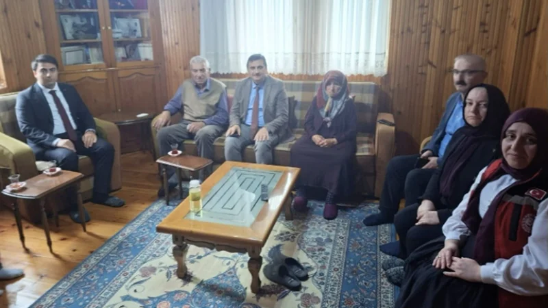 Trabzon'da Şehit Ailesine Vefa Ziyareti