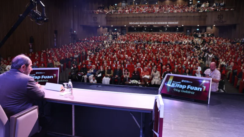 Uluslararası Kocaeli Kitap Fuarı'nda Dr. Ömer Demirbağ'dan “Medeniyetin İzinde” Söyleşisi