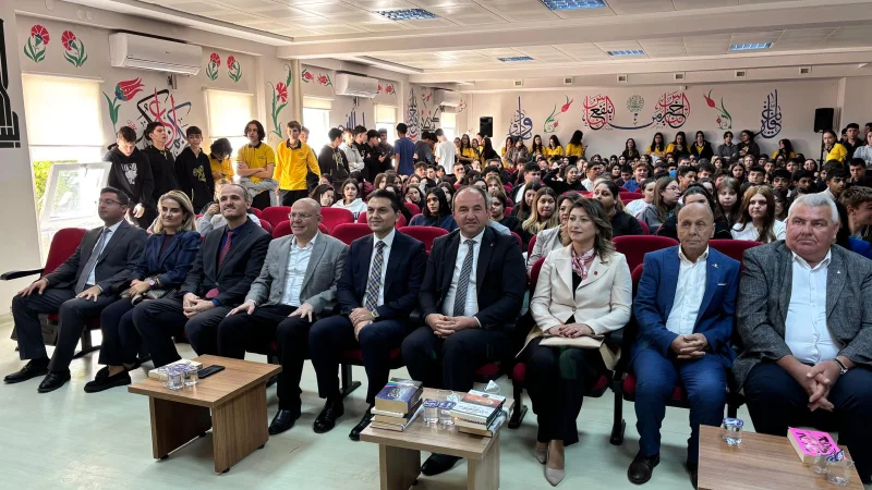 Uzunköprü'de Öğrencilerden Kitap Mezatı Etkinliği