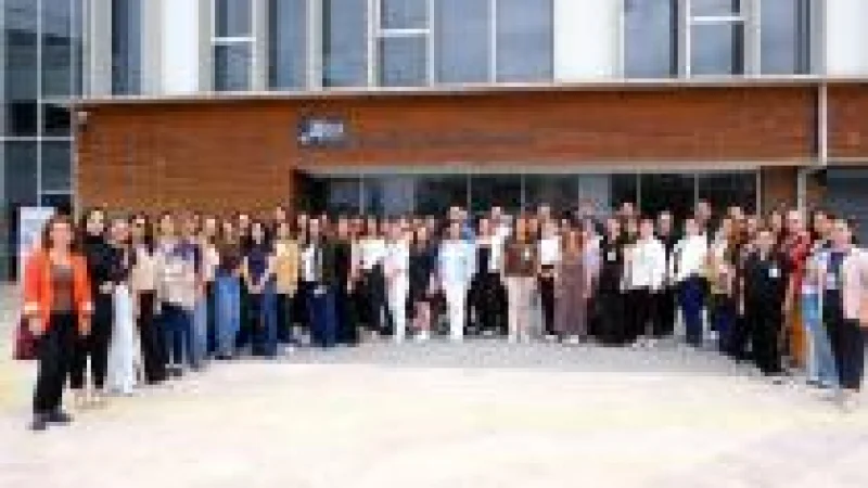Adana'da 25 Belediyenin Katılımıyla Kadın Dostu Kentler Toplantısı Düzenlendi