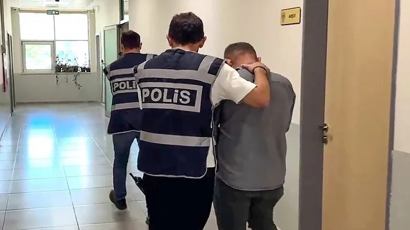 Antalya'da 'Başkomiserim' diyerek 2 milyon TL dolandıran şüpheliler yakalandı