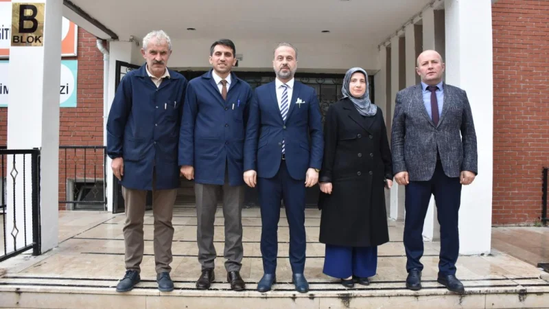 Artvin İl Milli Eğitim Müdürü Beraat Şahin'den Mesleki Eğitim Okuluna İnceleme