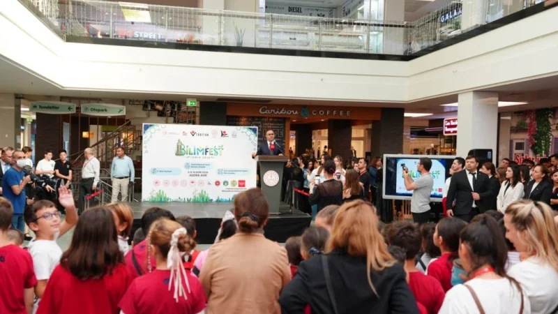 Bilimfest İzmir Kapılarını Açtı: 80'den Fazla Atölye Öğrencilerle Buluşuyor