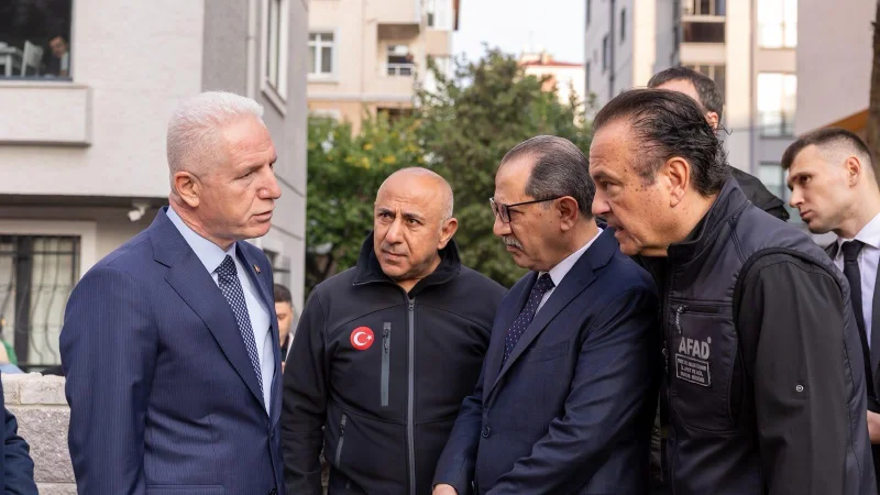 İstanbul Maltepe'de Bina Çökmesi: Vali Davut Gül Olay Yerinde İnceleme Yaptı