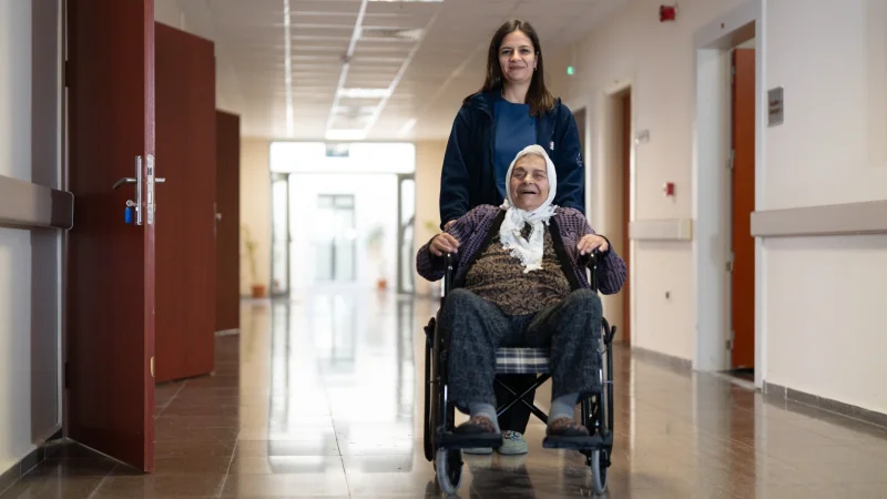 İzmir'de Huzurevinin Geriatri Kapasitesi Artırıldı