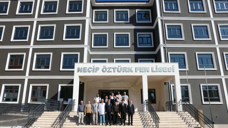 Mersin'de Yeni Fen Lisesi İnşaatında İnceleme