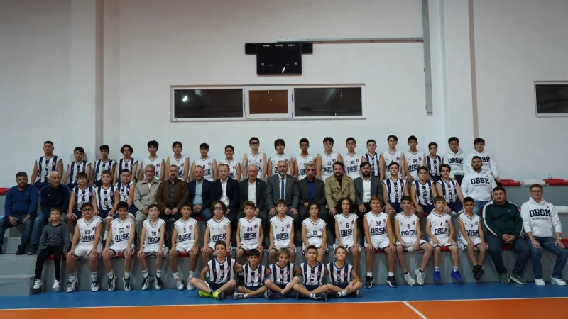 Orhangazi Belediyesi’nden Genç Basketbolculara Malzeme Desteği