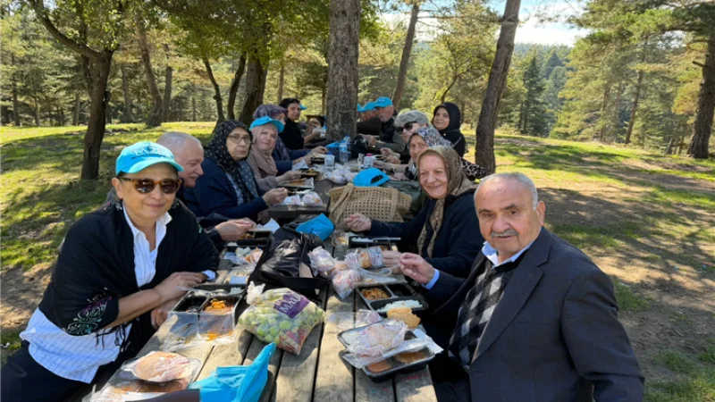 Sakarya'da YADEM Üyeleri Taraklı Karagöl Yaylası'nda Doğayla Buluştu