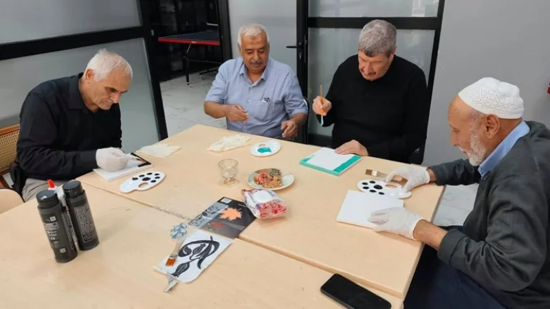 Şanlıurfa'da Aktif Yaşam Merkezindeki Yaşlılar El Emeğiyle Üretiyor