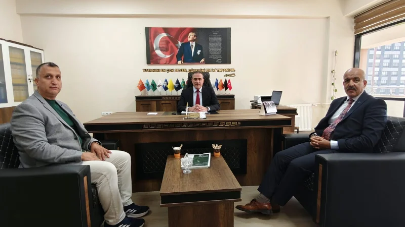 Talas Kaymakamı İlyas Memiş'ten Şehit Serdar Gümüş Ortaokulu'na Ziyaret