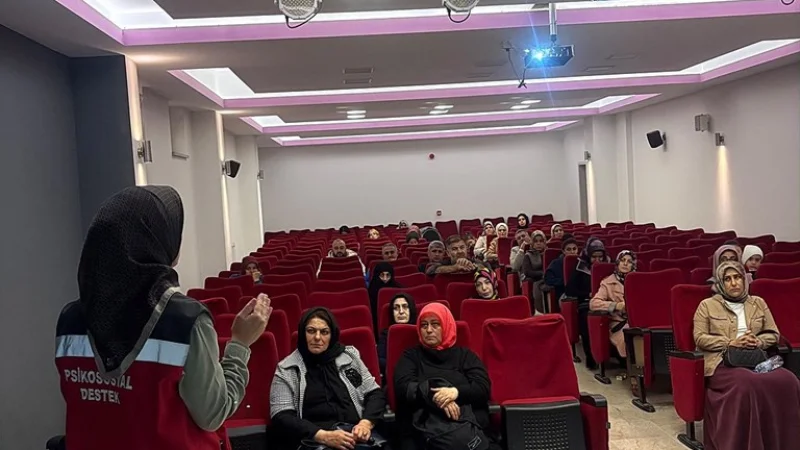 Tokat'ta Ortaokul Velilerine “Bilinçli Medya Kullanımı” Eğitimi Verildi