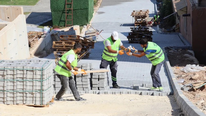 Toroslar'da Üstyapı Çalışmaları Devam Ediyor